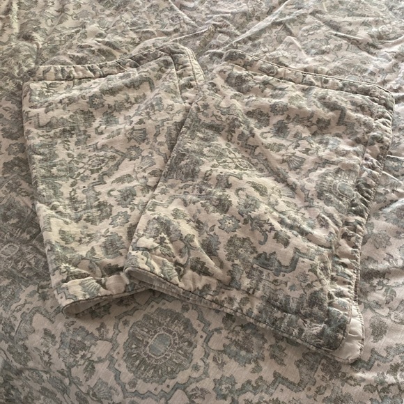 Biltmore Linen Comforter Set - Picture 5 of 7